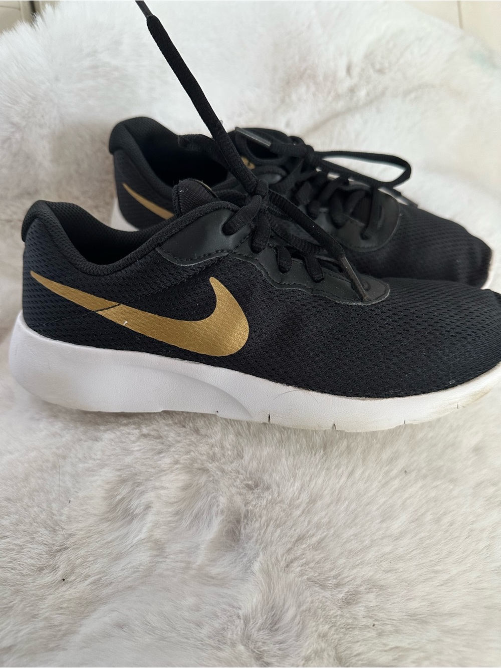 Nike Black and White Trainer with Gray Details